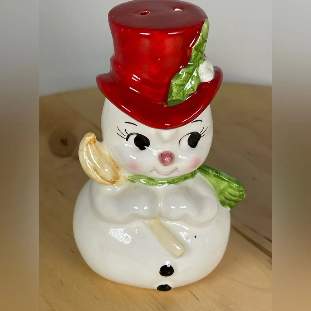 Lefton Vintage RARE/HTF snowman‎ and woman salt & pepper shaker pair MCM ceramic